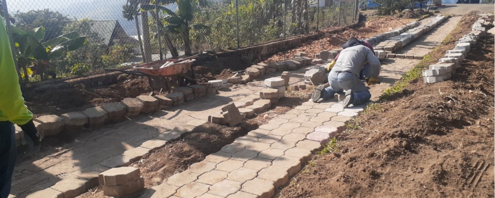 CONSTRUCCION DEL ACCESO A LA INSTITUCION EDUCATIVA