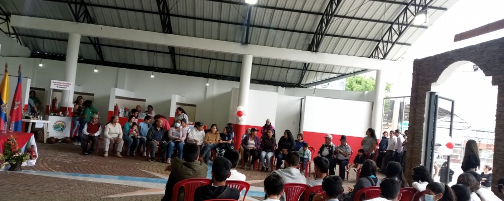 INAUGURACION DEL CENTRO COMUNITARIO DE COMERCIALIZACION DE GUALEA